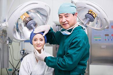 太空狼人杀《我们之中》与《时光之帽》开发商等6家工作室同时联动